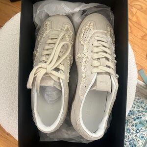 Brand new alohas sneakers